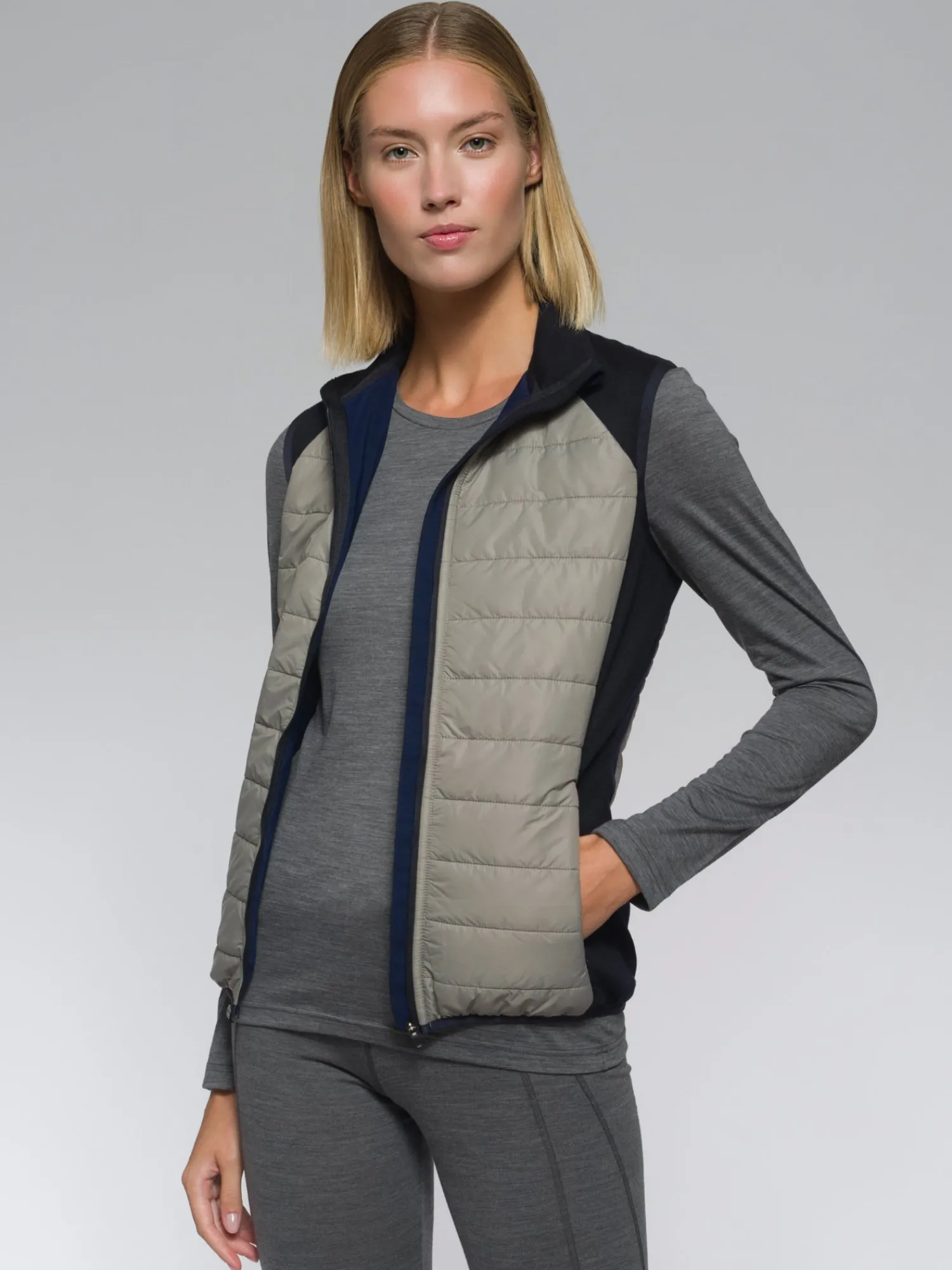 Sale Rewoolution IRIS - giacca in merino punto roma 280 gr per donna in colore nero