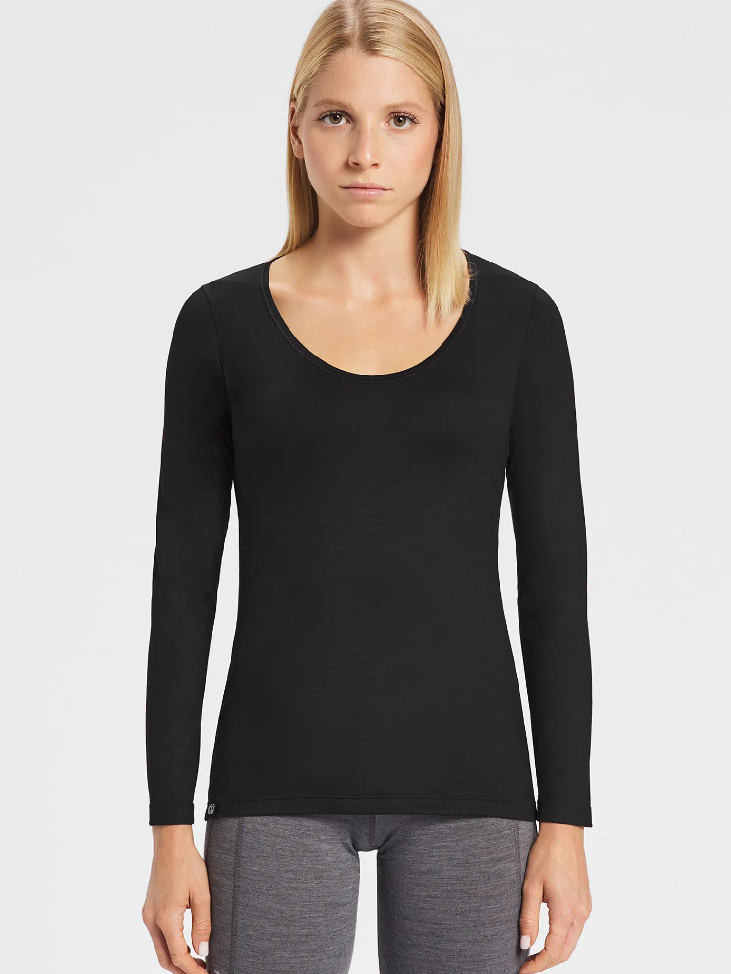 Discount Rewoolution ROXBY - t-shirt in merino jersey 140 gr per donna in colore nero